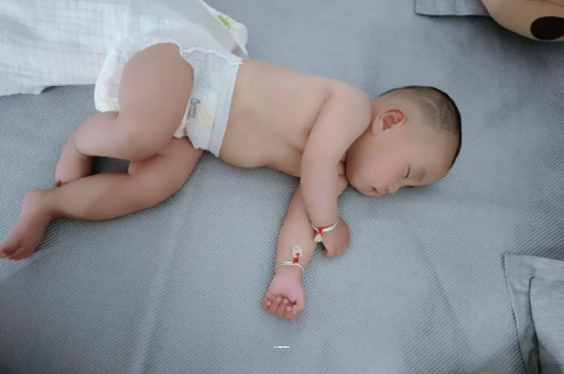 莱州宝宝老打喷嚏怎么办